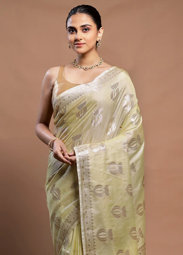 Cream Dupion Silk Saree With Blouse Piece - Image 2
