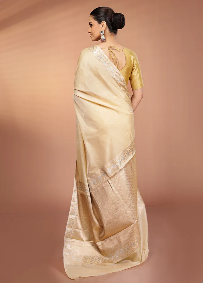 Cream Dupion Silk Saree With Blouse Piece - Image 3
