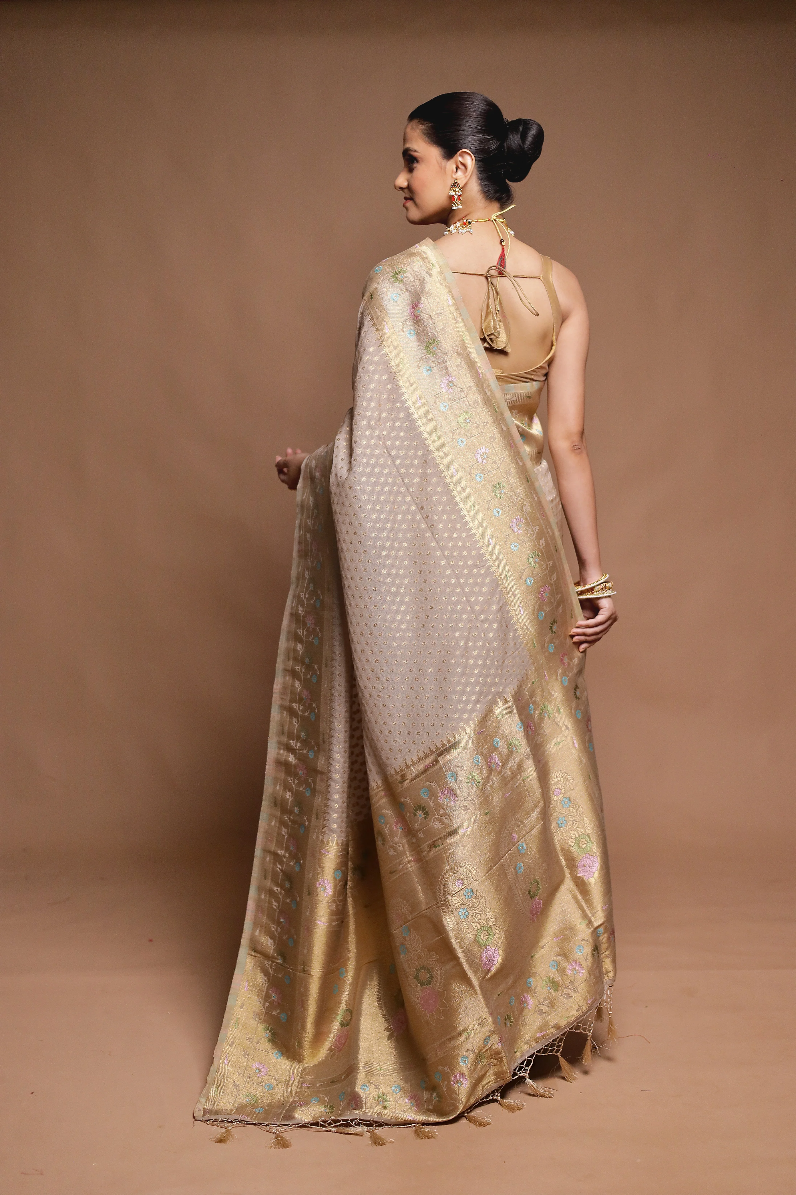 Cream Dupion Silk Saree With Blouse Piece - Image 3