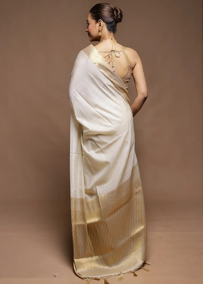 Cream Dupion Silk Saree With Blouse Piece - Image 3