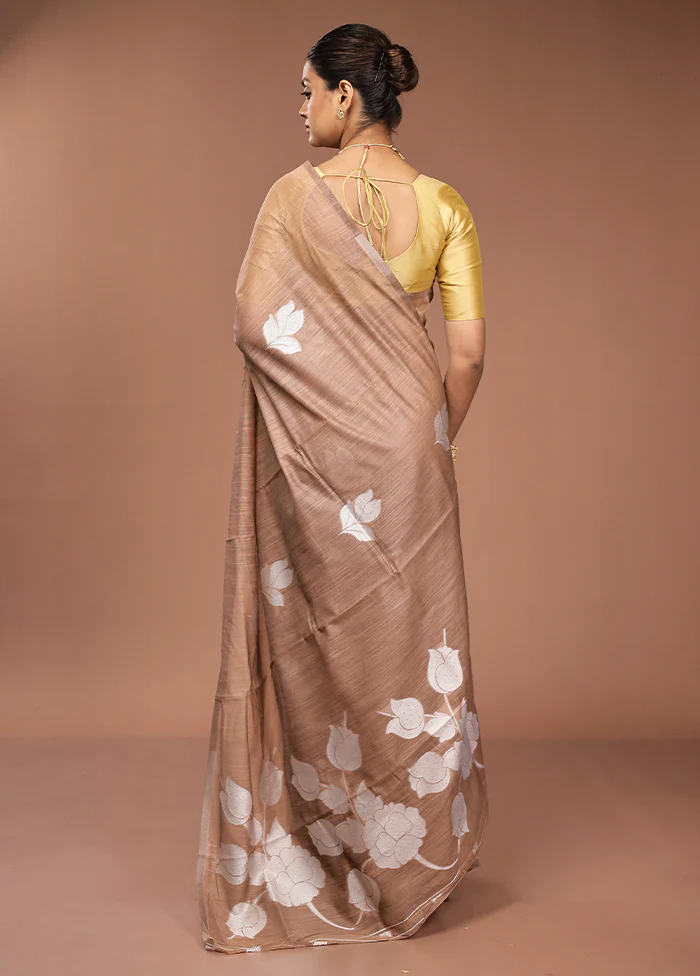 Cream Dupion Silk Saree With Blouse Piece - Image 3