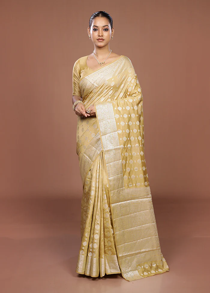 Cream Dupion Silk Saree With Blouse Piece - Image 2