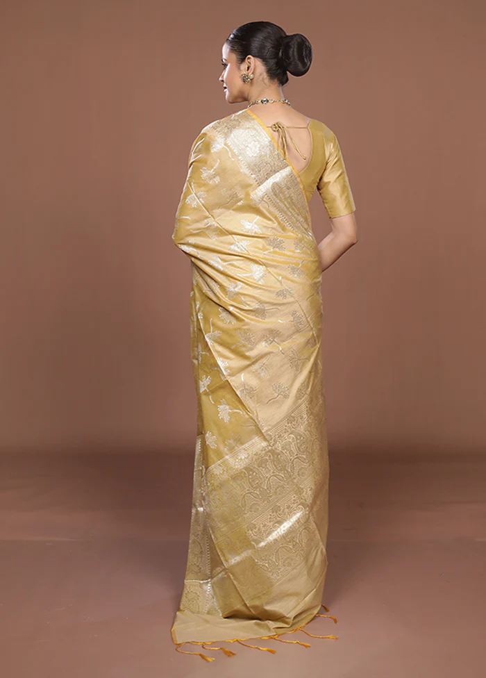 Cream Dupion Silk Saree With Blouse Piece - Image 3