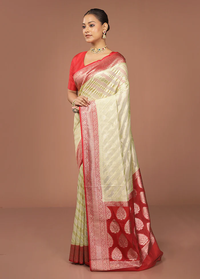 Cream Georgette Saree With Blouse Piece - Image 4
