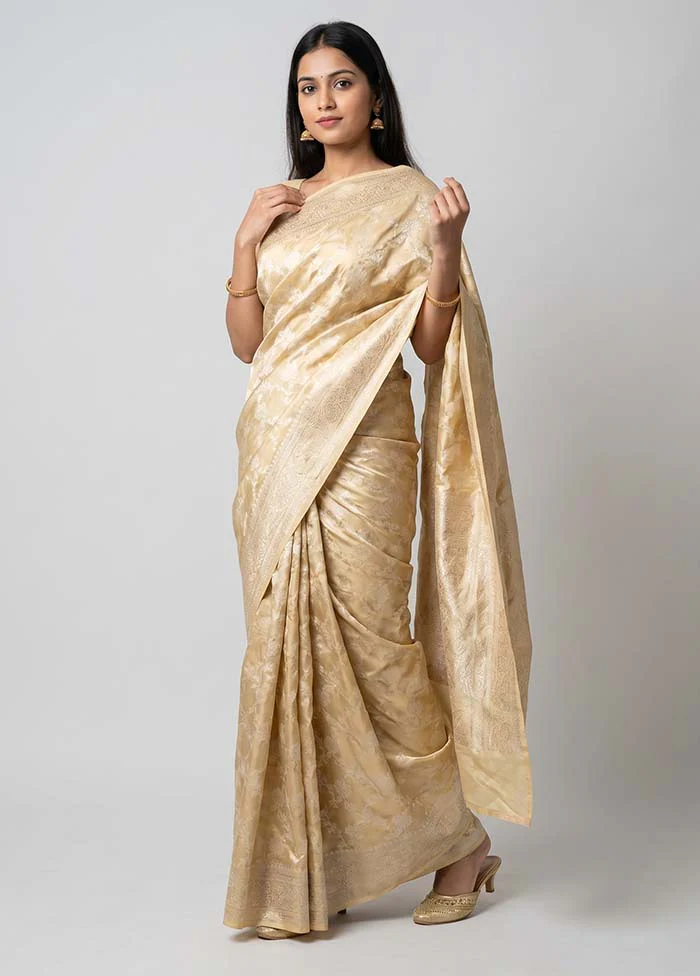 Cream Georgette Saree With Blouse Piece