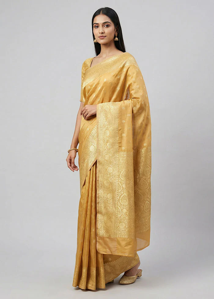 Cream Handloom Banarasi Pure Silk Saree With Blouse Piece