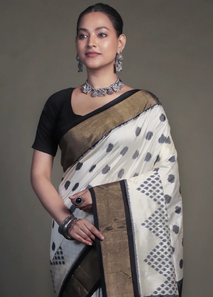 Cream Handloom Ikkat Pure Silk Saree With Blouse Piece - Image 2