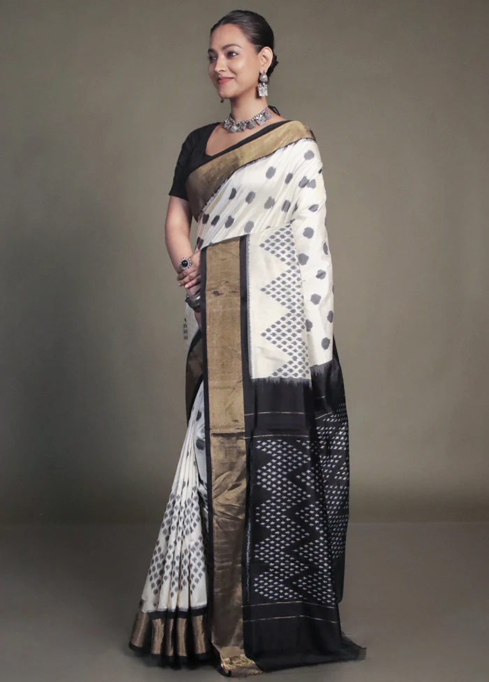 Cream Handloom Ikkat Pure Silk Saree With Blouse Piece - Image 4
