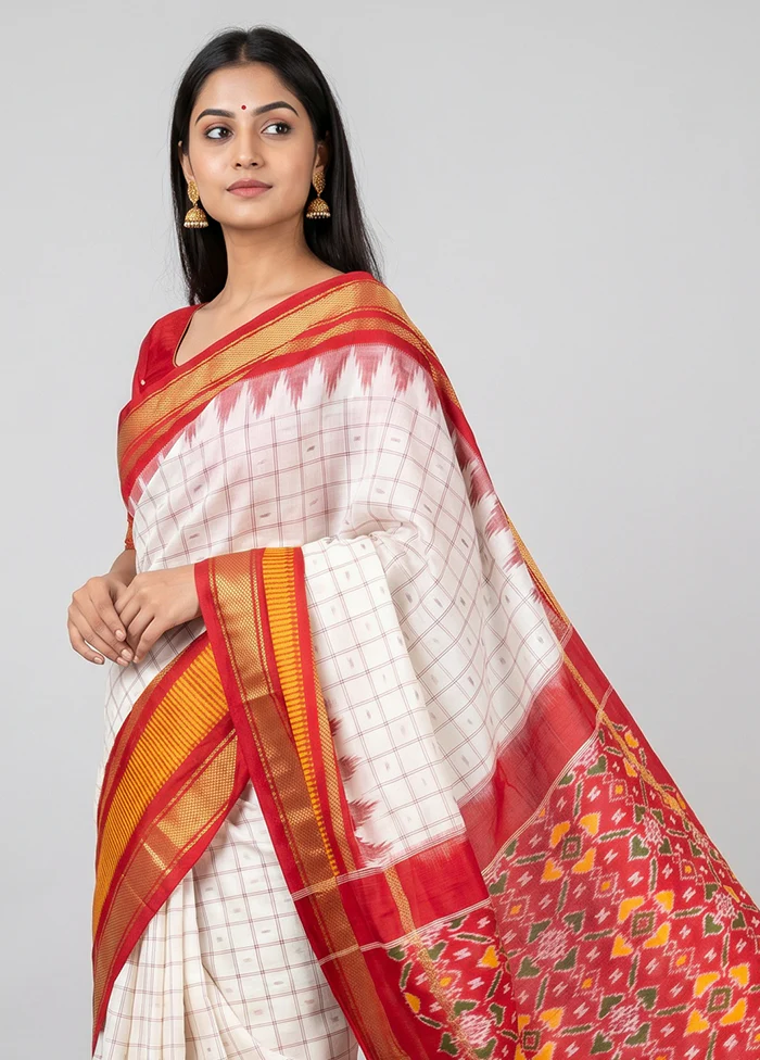 Cream Handloom Ikkat Pure Silk Saree With Blouse Piece - Image 2