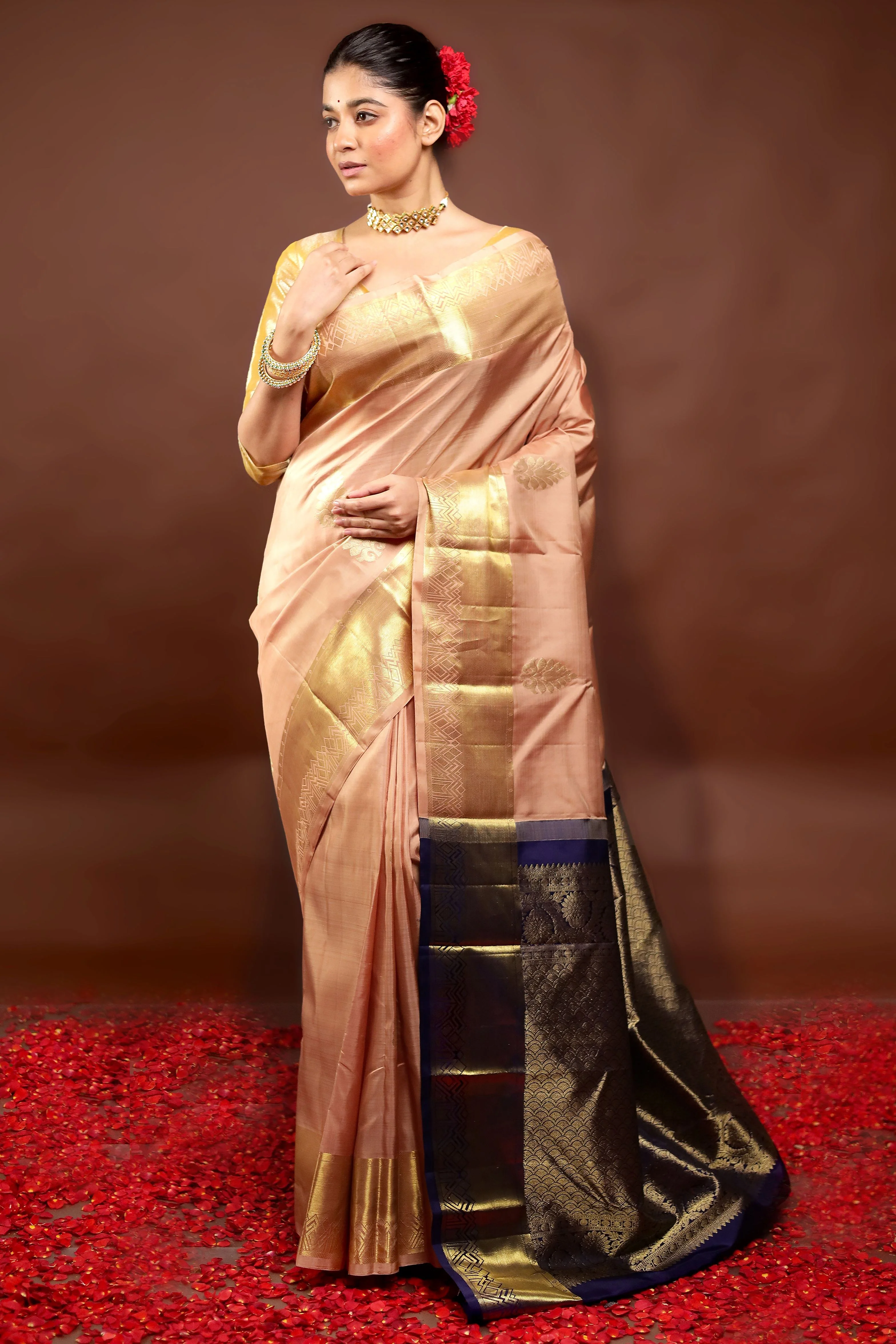 Cream Handloom Kanchipuram Pure Silk Saree With Blouse Piece - Image 3