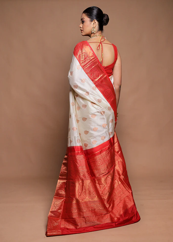 Cream Handloom Kanjivaram Pure Silk Saree With Blouse Piece - Image 3