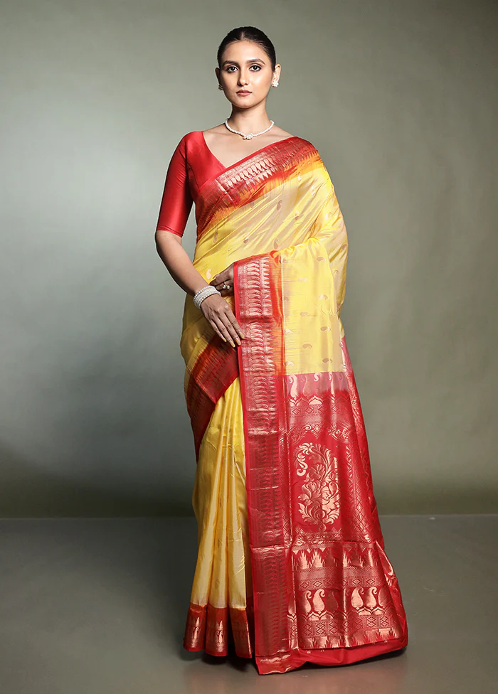 Cream Handloom Kanjivaram Pure Silk Saree With Blouse Piece - Image 2