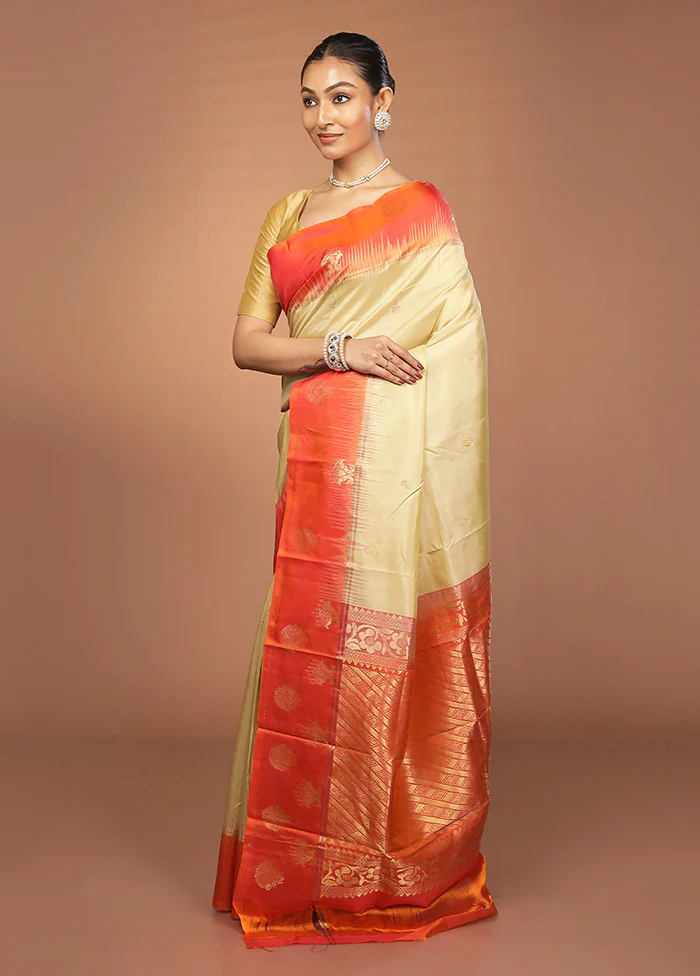 Cream Handloom Kanjivaram Pure Silk Saree With Blouse Piece - Image 4