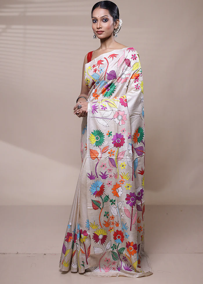 Cream Handloom Kantha Stitch Pure Silk Saree With Blouse Piece - Image 4