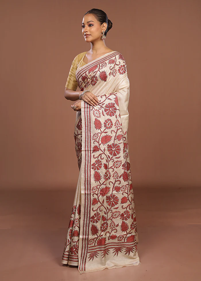 Cream Handloom Kantha Stitch Pure Silk Saree With Blouse Piece - Image 4