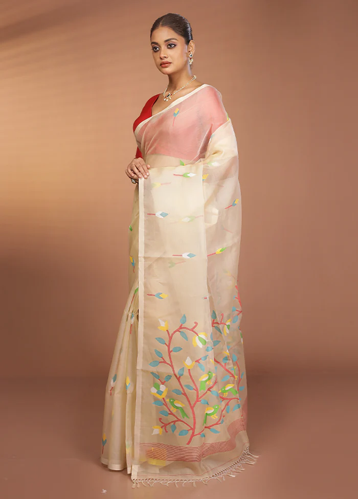 Cream Handloom Matka Pure Silk Saree With Blouse Piece - Image 4