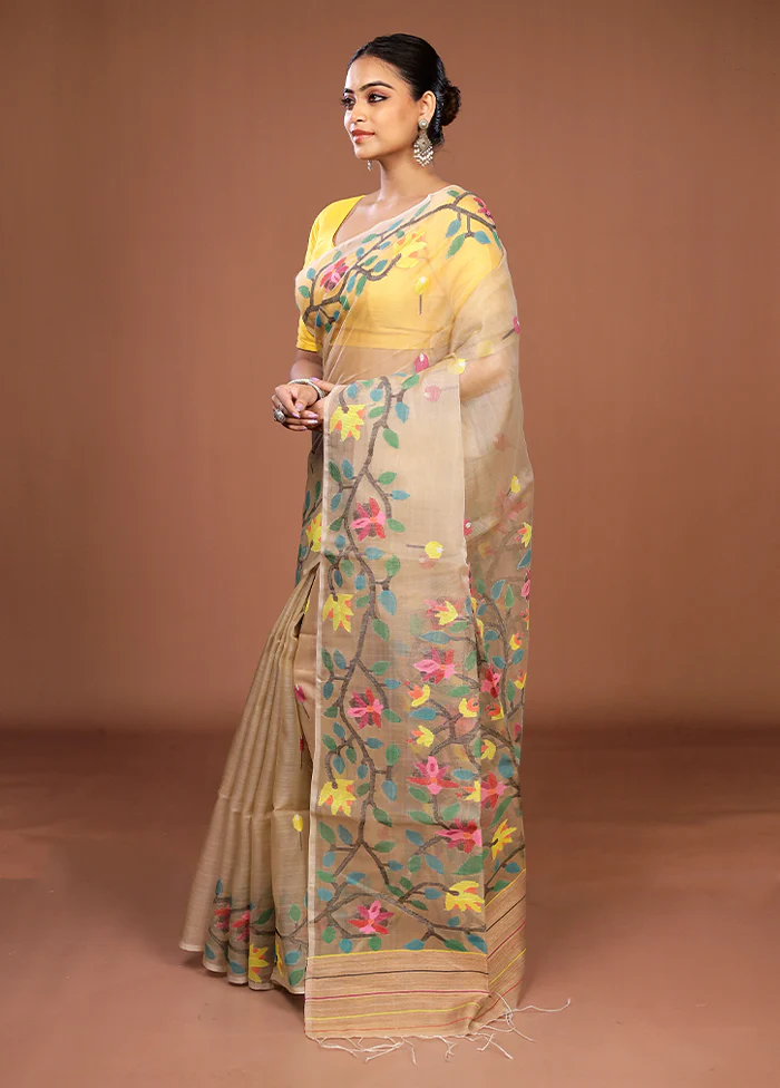 Cream Handloom Matka Pure Silk Saree With Blouse Piece - Image 4