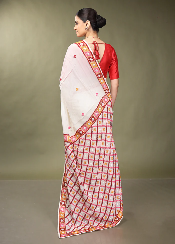 Cream Handloom Pure Georgette Saree With Blouse Piece - Image 3