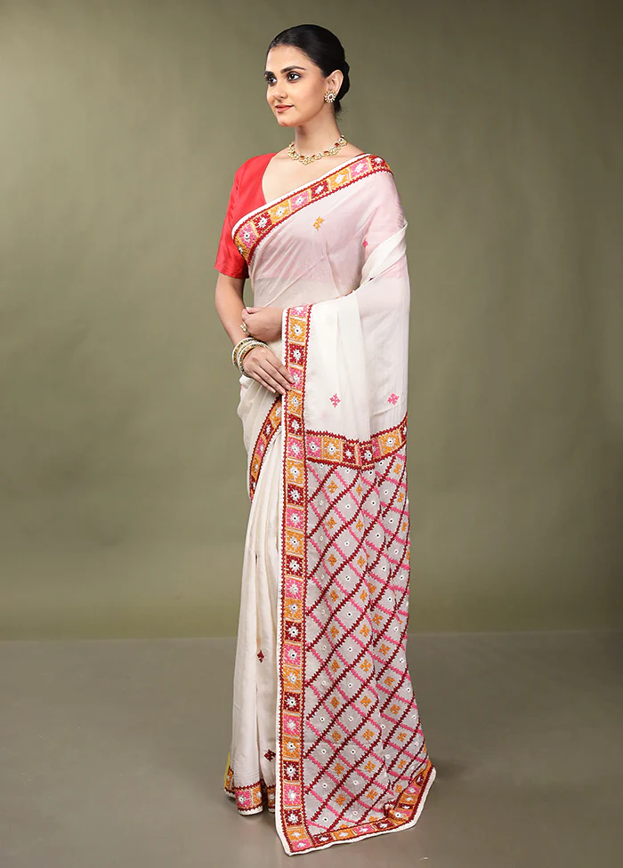 Cream Handloom Pure Georgette Saree With Blouse Piece - Image 4