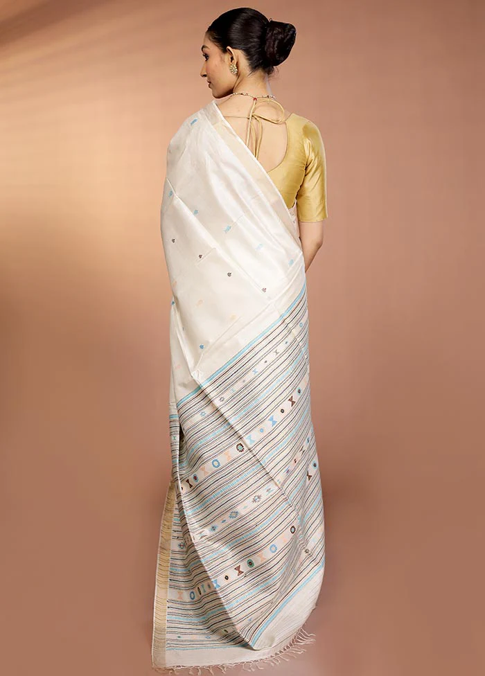 Cream Handloom Tussar Pure Silk Saree With Blouse Piece - Image 3