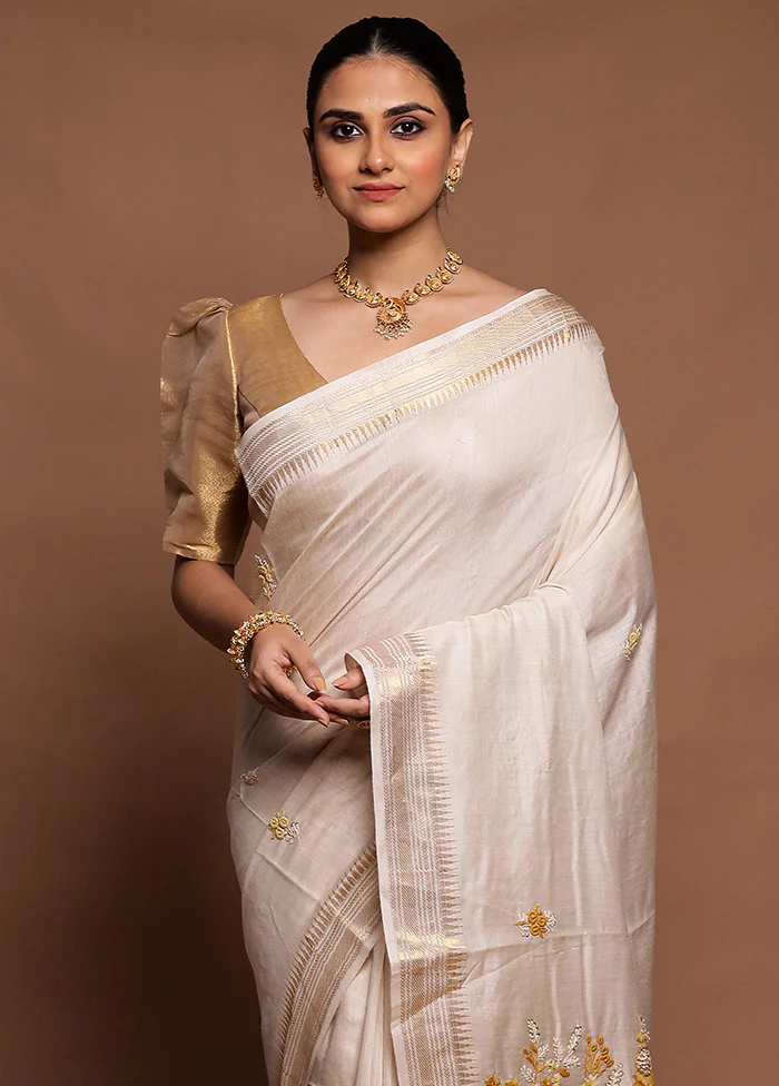 Cream Handloom Tussar Pure Silk Saree With Blouse Piece - Image 2