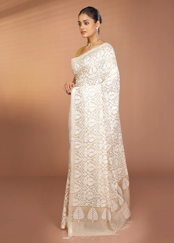 Cream Handloom Tussar Pure Silk Saree With Blouse Piece - Image 4