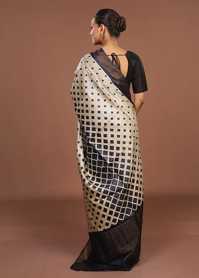 Cream Handloom Tussar Pure Silk Saree With Blouse Piece - Image 3