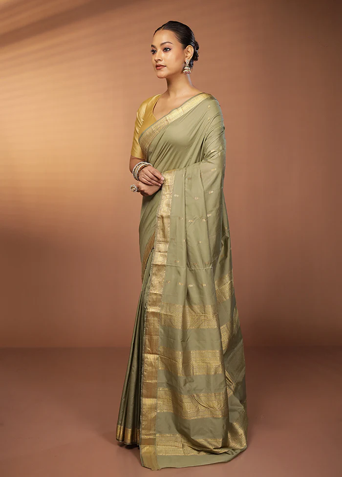 Cream Kanjivaram Silk Saree With Blouse Piece - Image 4