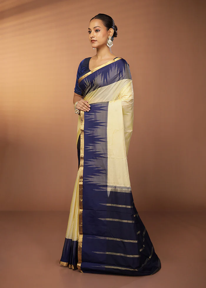 Cream Kanjivaram Silk Saree With Blouse Piece - Image 4