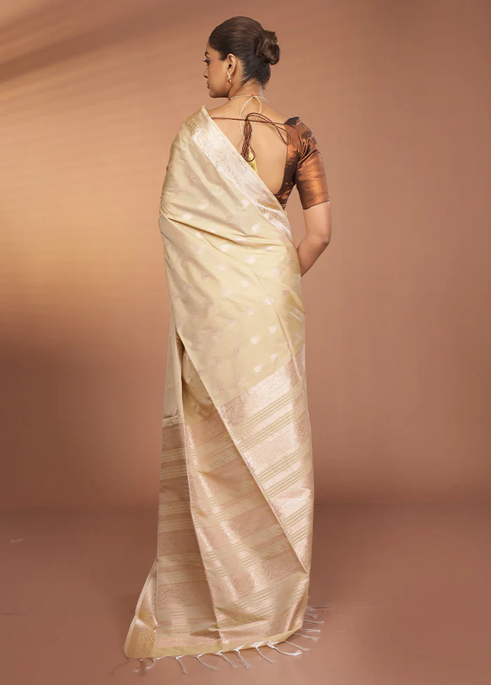 Cream Kanjivaram Silk Saree With Blouse Piece - Image 3
