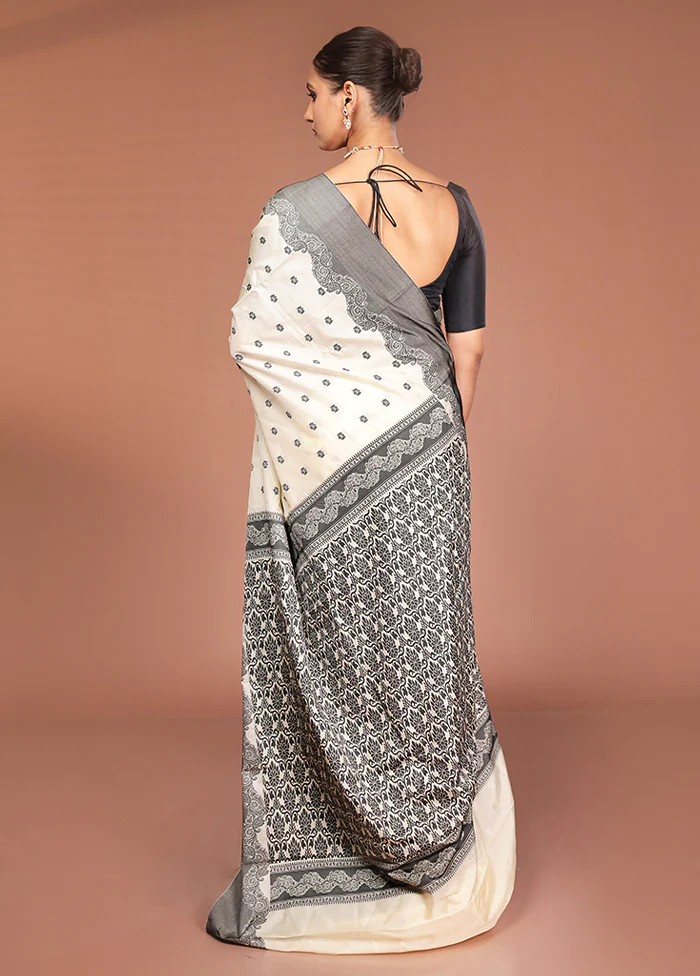 Cream Kanjivaram Silk Saree With Blouse Piece - Image 3