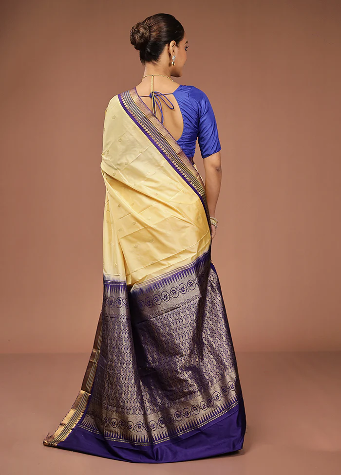 Cream Kanjivaram Silk Saree With Blouse Piece - Image 3