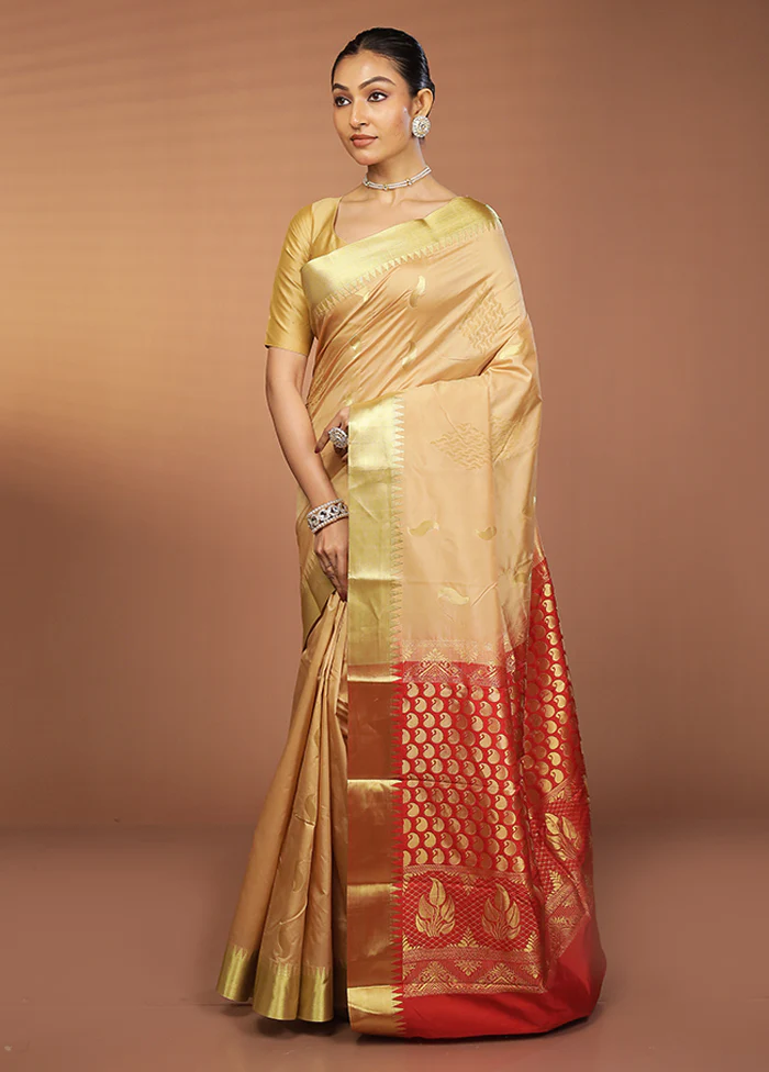 Cream Kanjivaram Silk Saree With Blouse Piece - Image 4