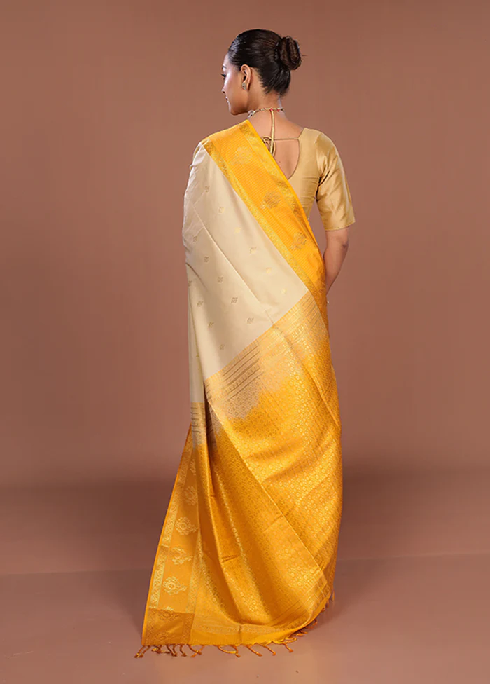 Cream Kanjivaram Silk Saree With Blouse Piece - Image 3