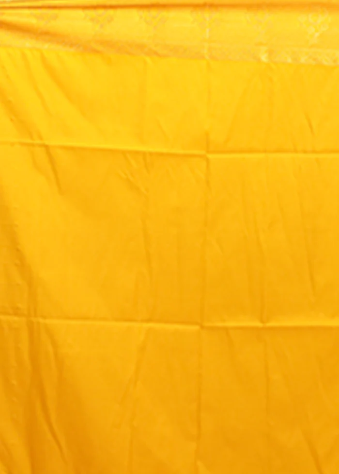 Cream Kanjivaram Silk Saree With Blouse Piece - Image 2
