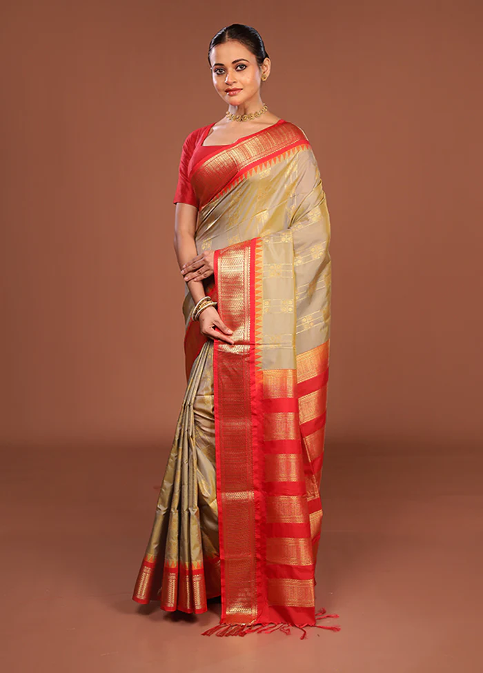Cream Kanjivaram Silk Saree With Blouse Piece - Image 4
