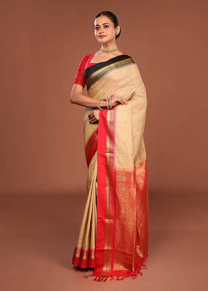 Cream Kanjivaram Silk Saree With Blouse Piece - Image 4
