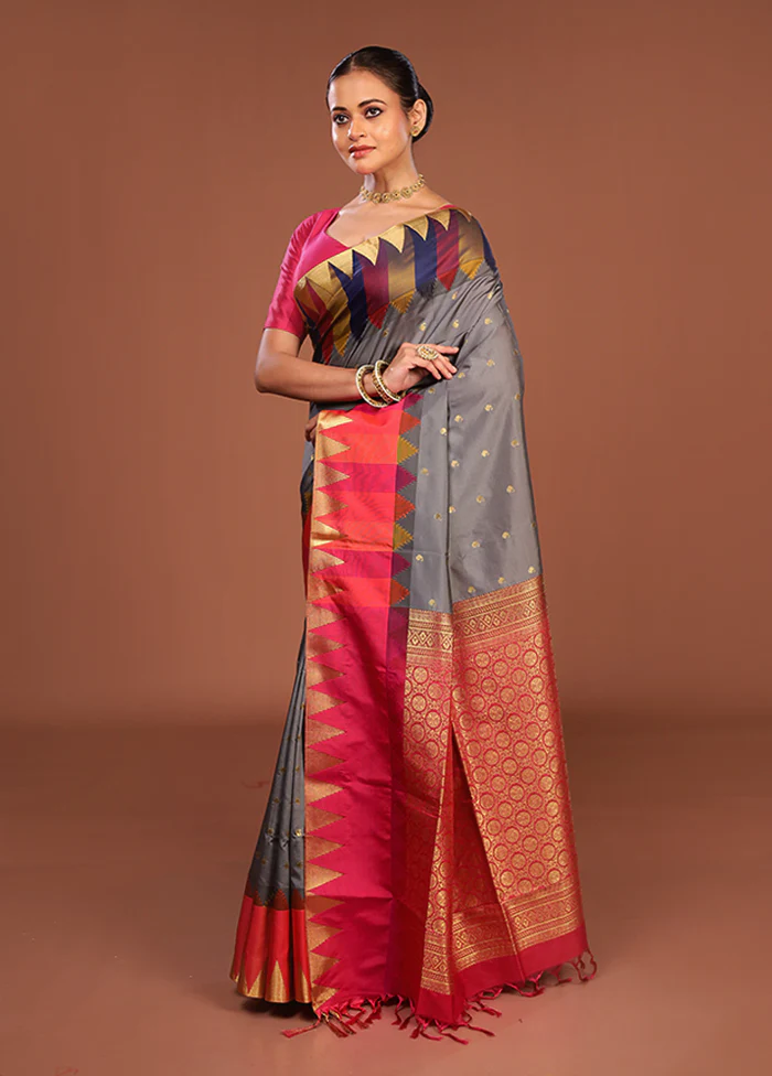 Cream Kanjivaram Silk Saree With Blouse Piece - Image 4