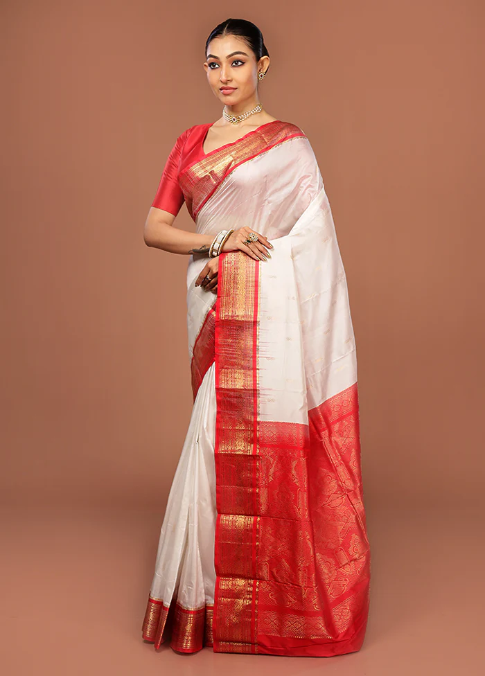 Cream Kanjivaram Silk Saree With Blouse Piece - Image 4