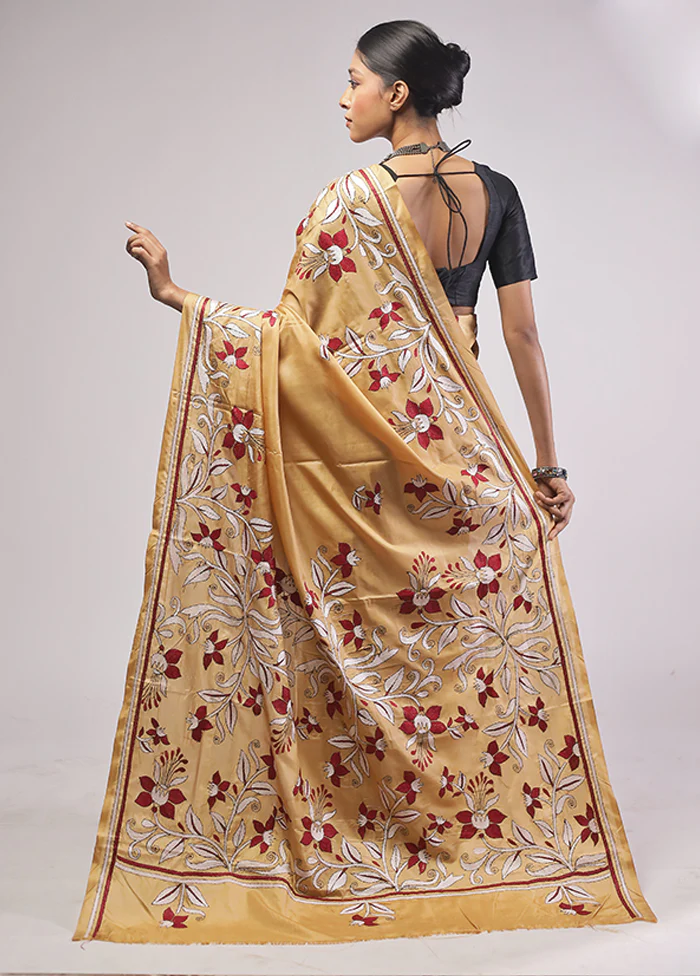 Cream Kantha Stitch Silk Saree With Blouse Piece - Image 3