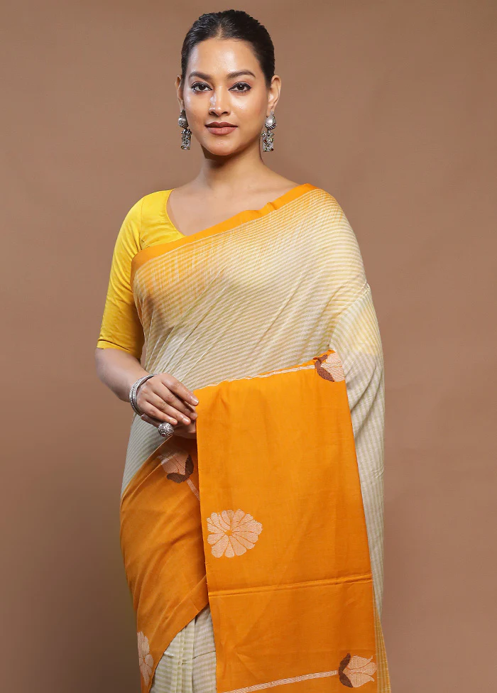 Cream Cotton Saree With Blouse Piece - Image 2