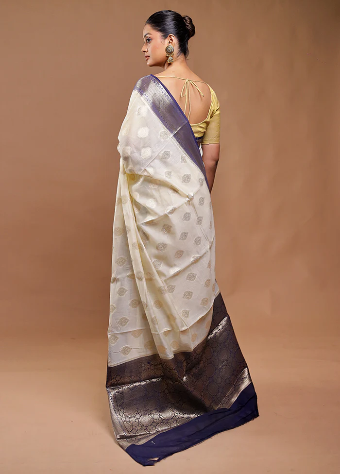 Cream Kora Silk Saree With Blouse Piece - Image 3