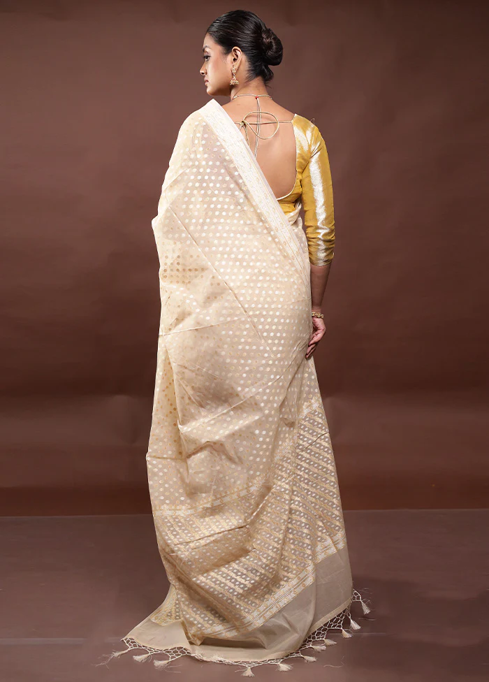 Cream Kora Silk Saree With Blouse Piece - Image 3