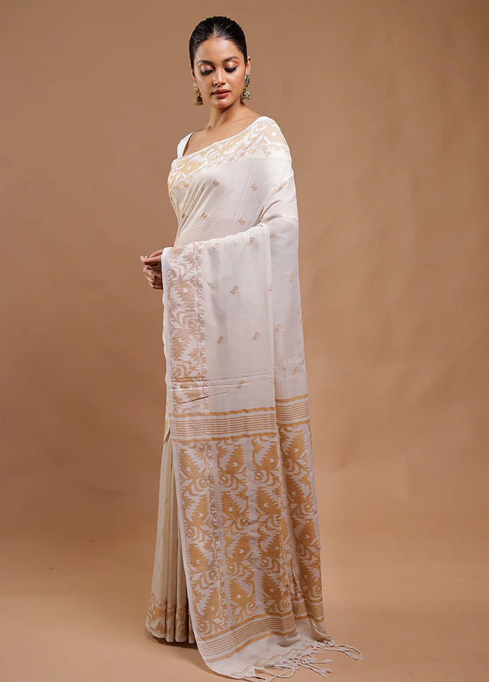 Cream Matka Silk Saree With Blouse Piece - Image 4