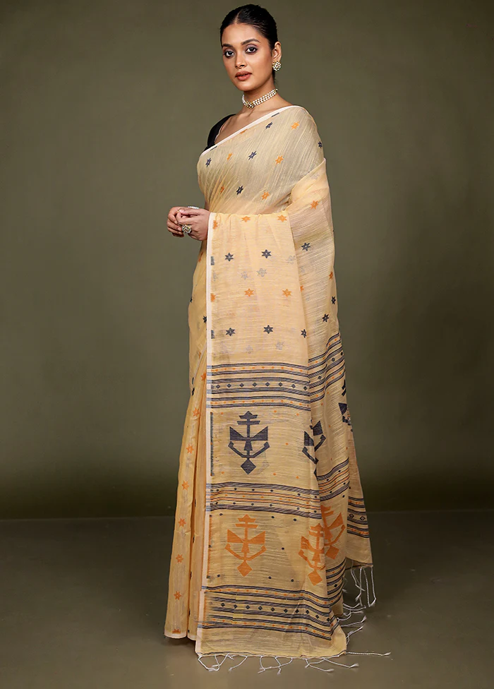 Cream Matka Silk Saree With Blouse Piece - Image 4