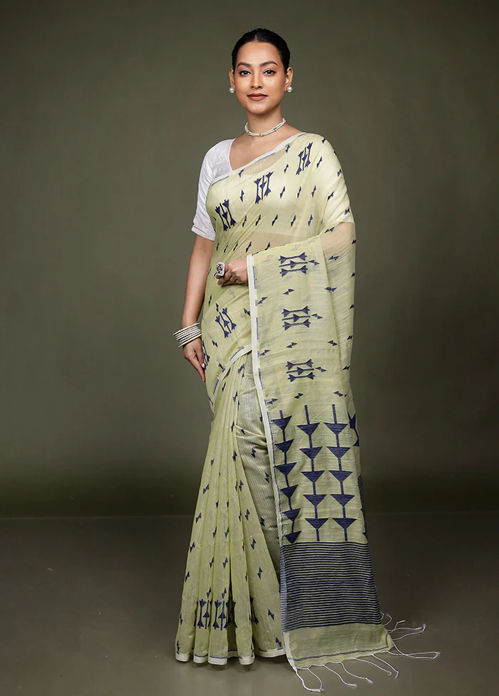 Cream Matka Silk Saree With Blouse Piece - Image 2