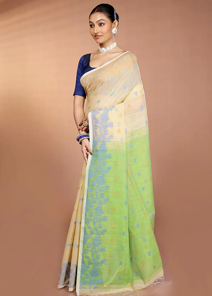 Cream Matka Silk Saree With Blouse Piece - Image 4