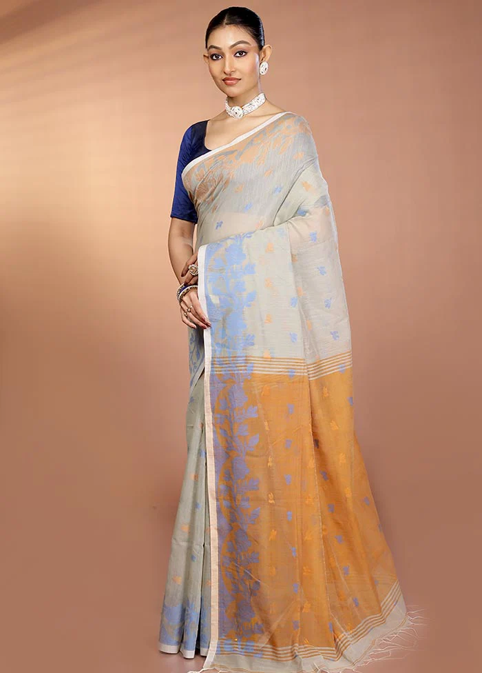 Cream Matka Silk Saree With Blouse Piece - Image 4