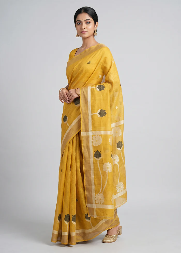 Cream Matka Silk Saree With Blouse Piece