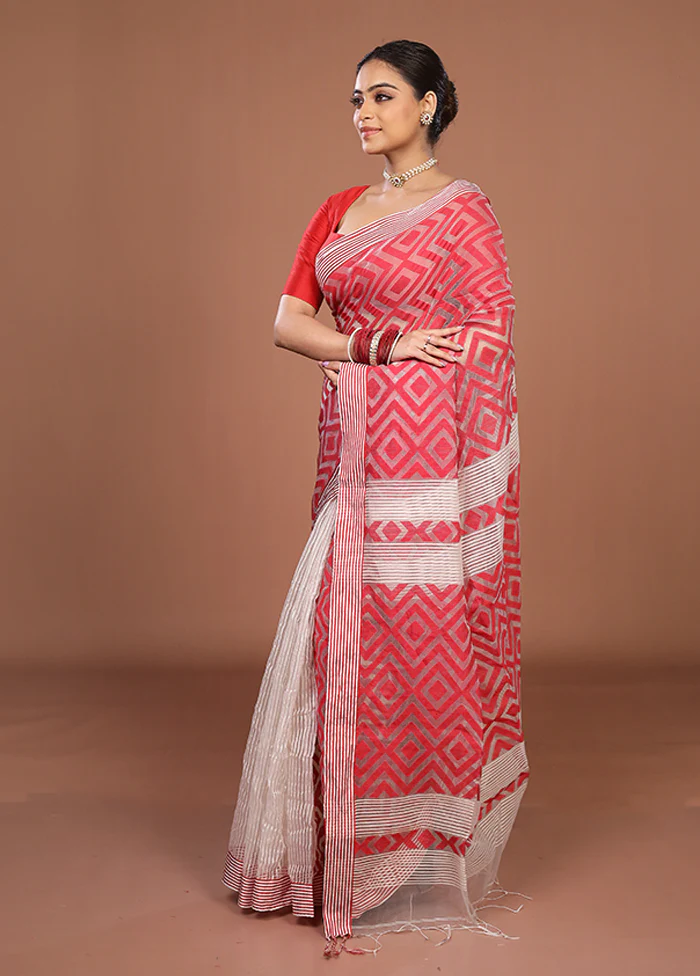 Cream Matka Silk Saree With Blouse Piece - Image 4
